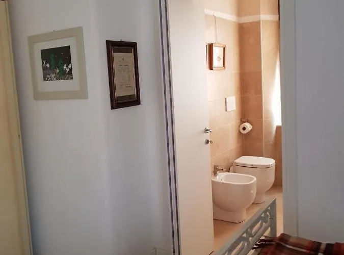 Dueterre & Host Amelia