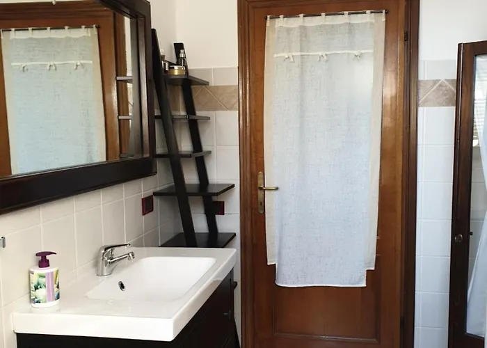 Dueterre & Host Amelia